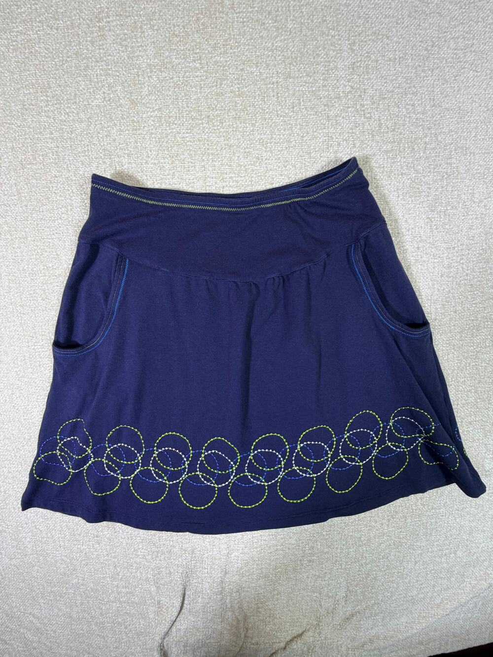 Title Nine Women's XS Blue Circle Embroidery Athletic Skirt Travel Casual Sport